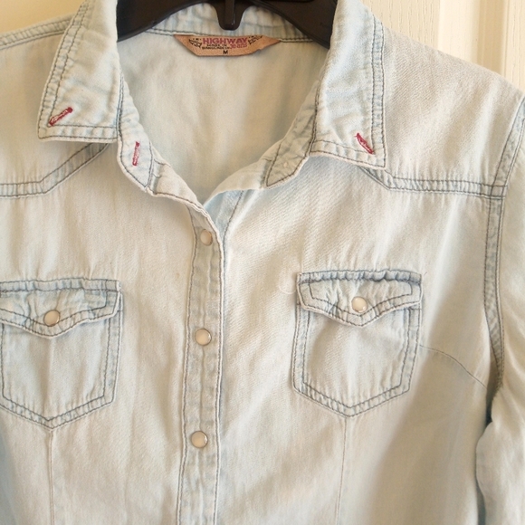 Women's Shirt - Picture 3 of 4